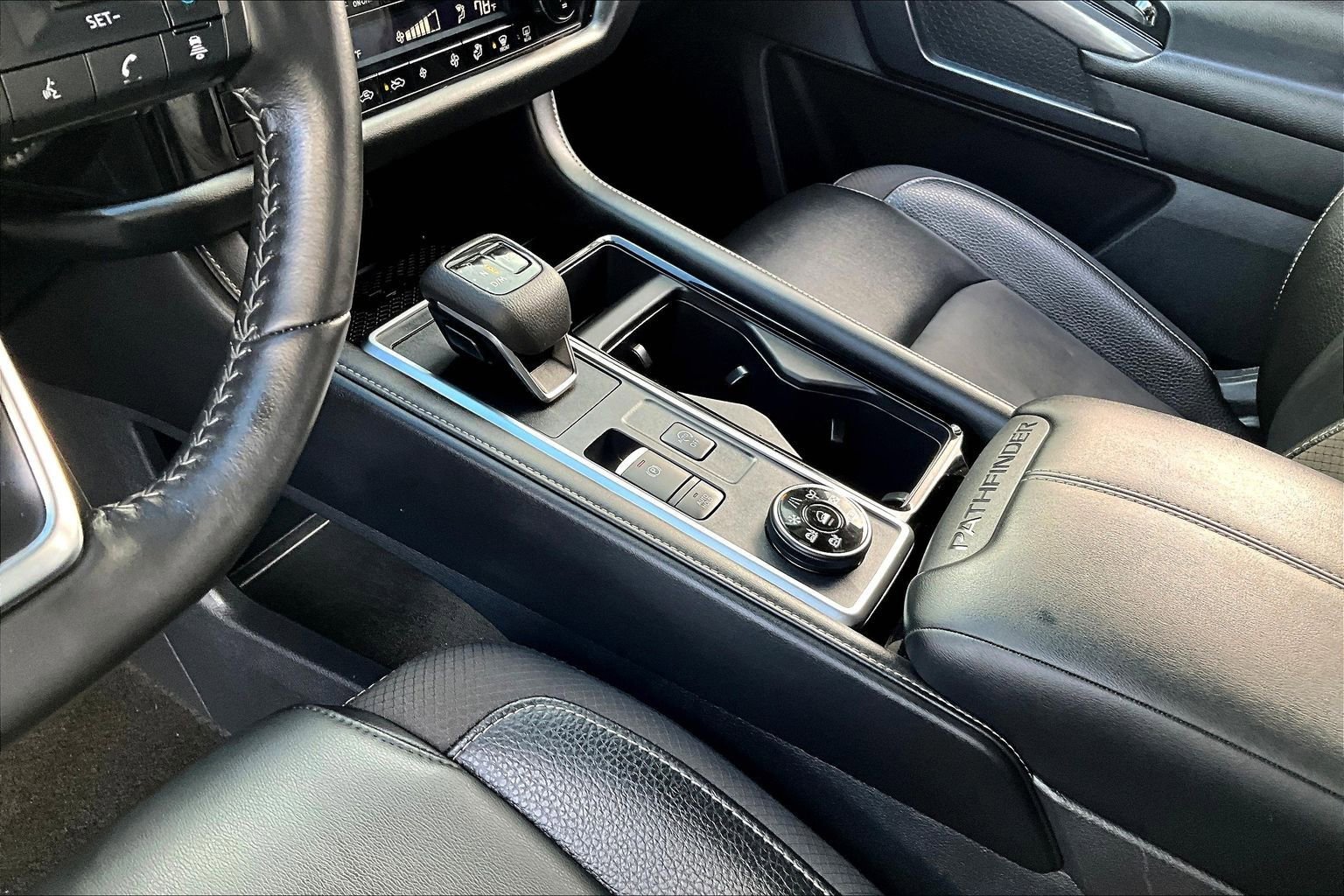 Used 2023 Nissan Pathfinder SL image 17