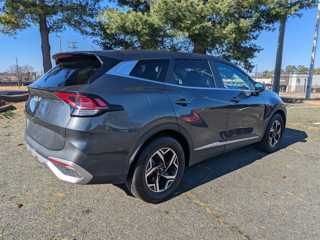 Used 2023 Kia Sportage LX image 4