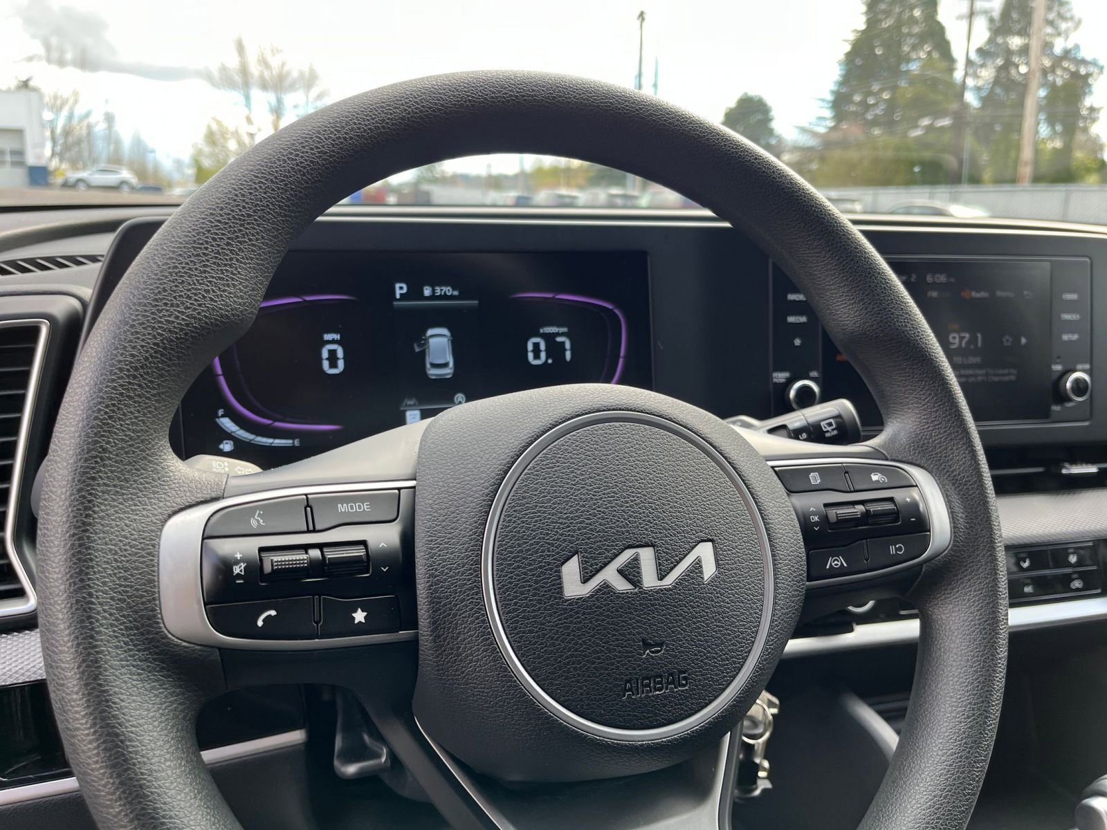 Used 2025 Kia Sportage LX image 29