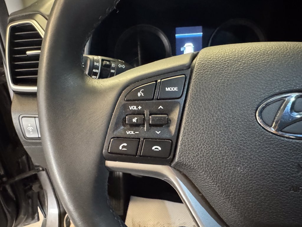 Used 2020 Hyundai Tucson Ultimate w/ Cargo Package AWD/4WD image 11