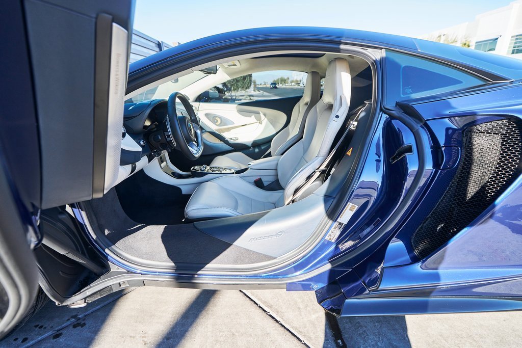 Used 2022 McLaren GT image 31