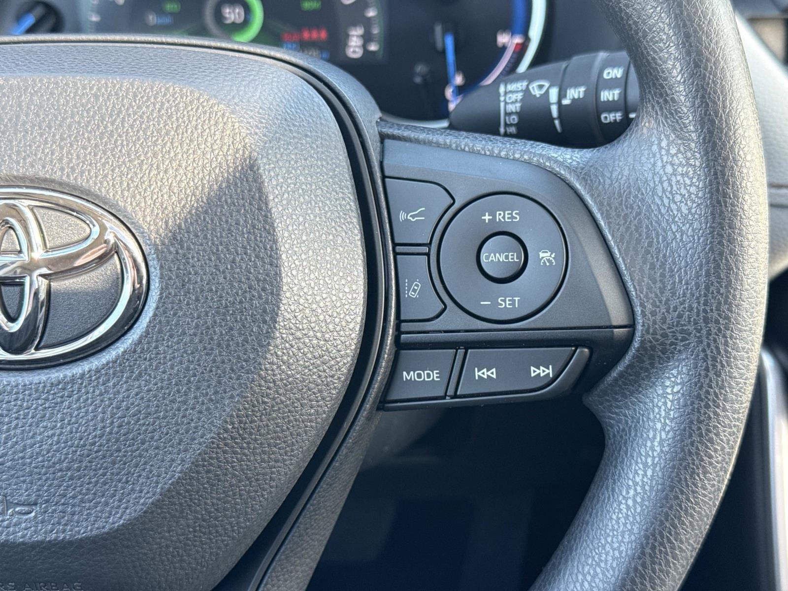 Used 2023 Toyota RAV4 XLE w/ Convenience Package image 9