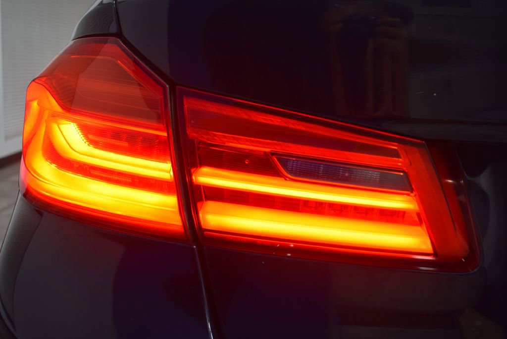 Used 2019 BMW M550i xDrive w/ Premium Package 2 image 28