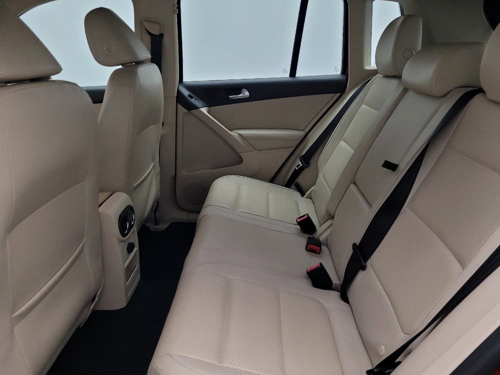 Used 2016 Volkswagen Tiguan S image 18