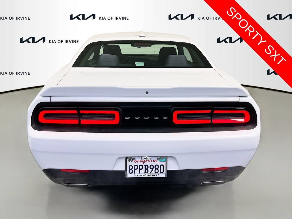 Used 2019 Dodge Challenger SXT RWD image 6