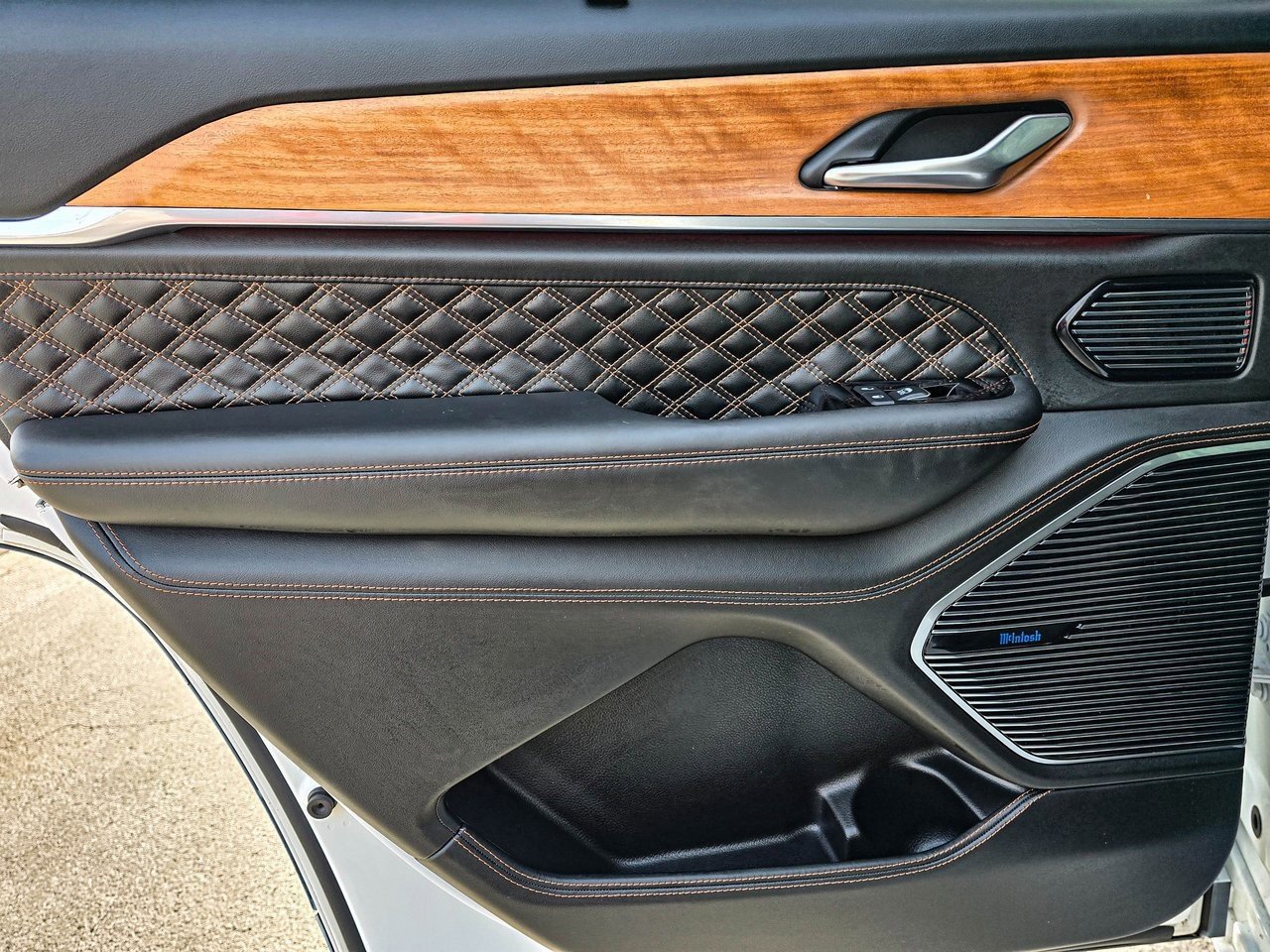 Used 2024 Jeep Grand Cherokee L Summit image 35