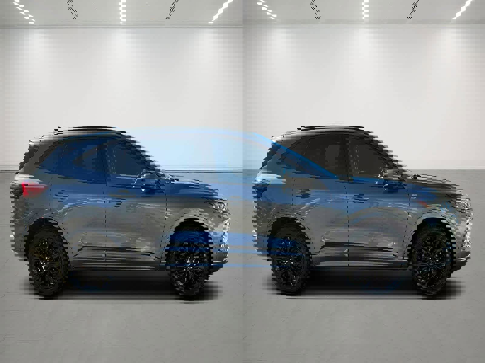 Used 2023 Ford Escape ST-Line Elite w/ Class II Trailer Tow Package image 5