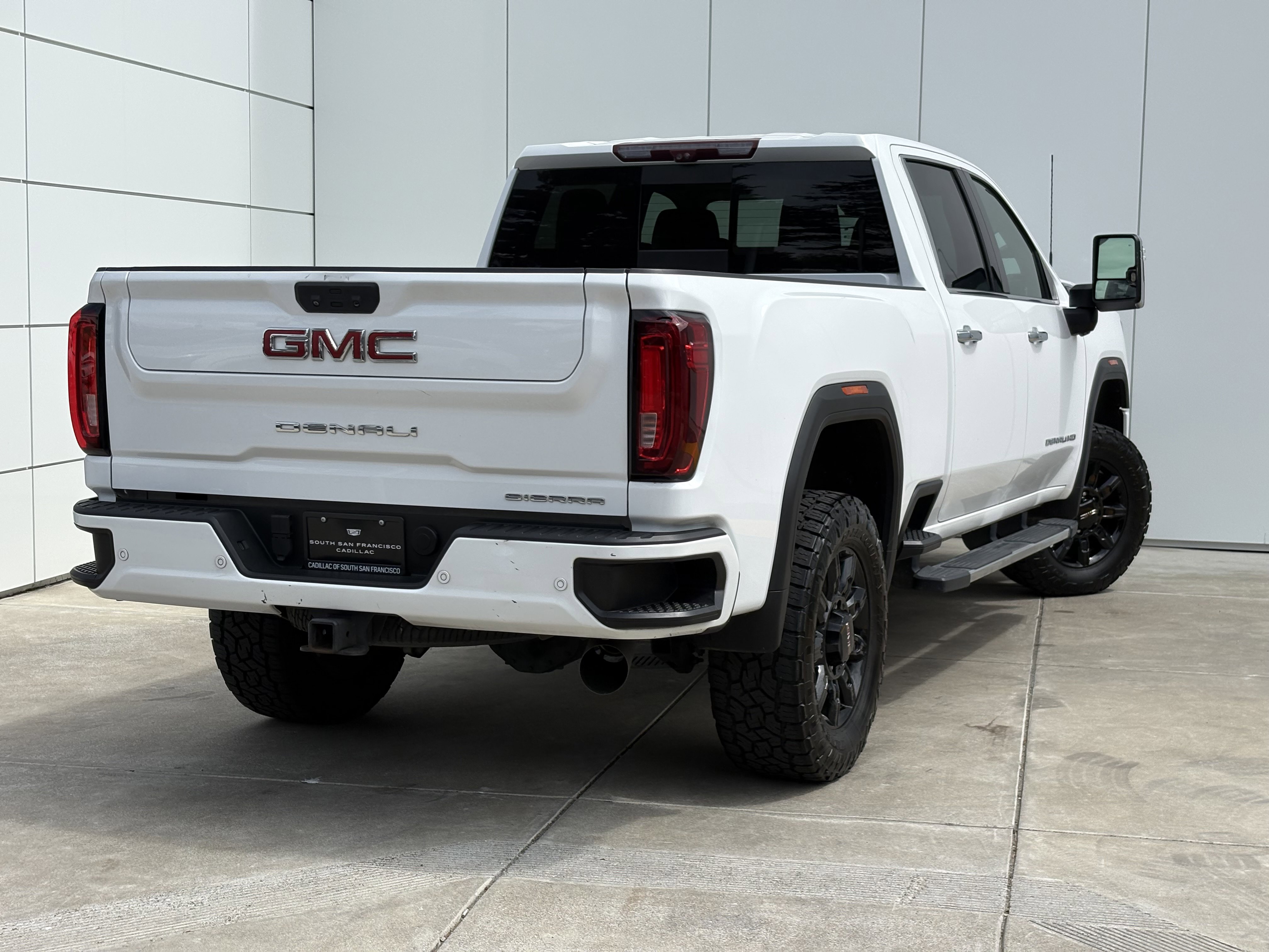Used 2022 GMC Sierra 2500 Denali w/ Denali Ultimate Package AWD/4WD image 6