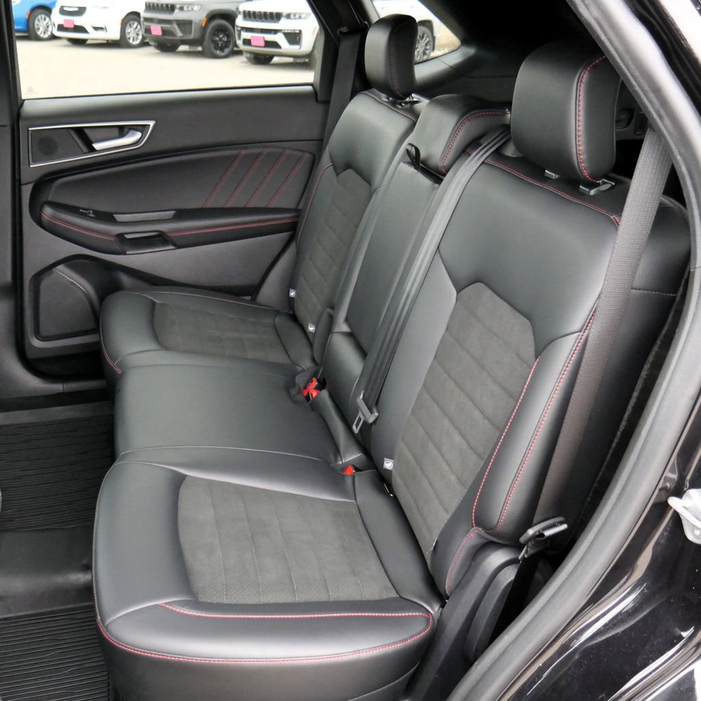 Used 2024 Ford Edge ST-Line AWD/4WD image 21