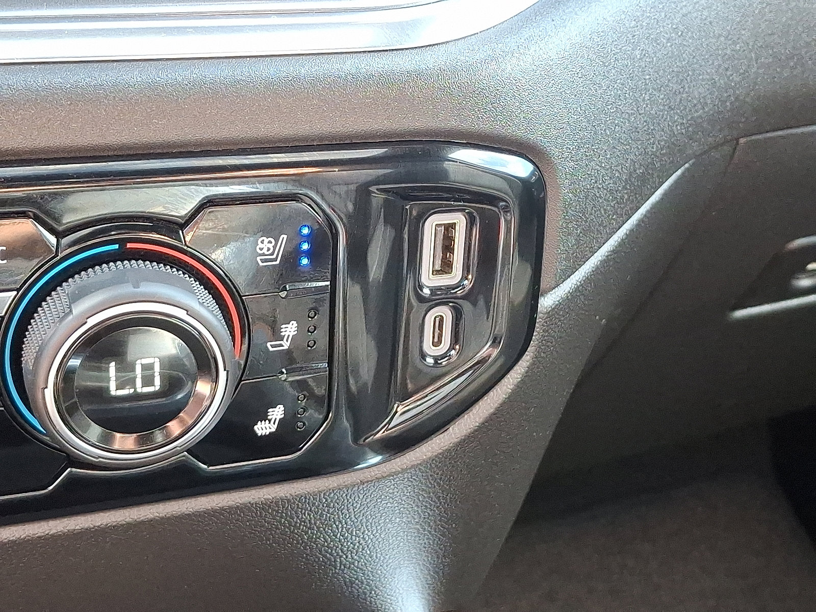 Used 2024 Chevrolet Silverado 2500 High Country image 26