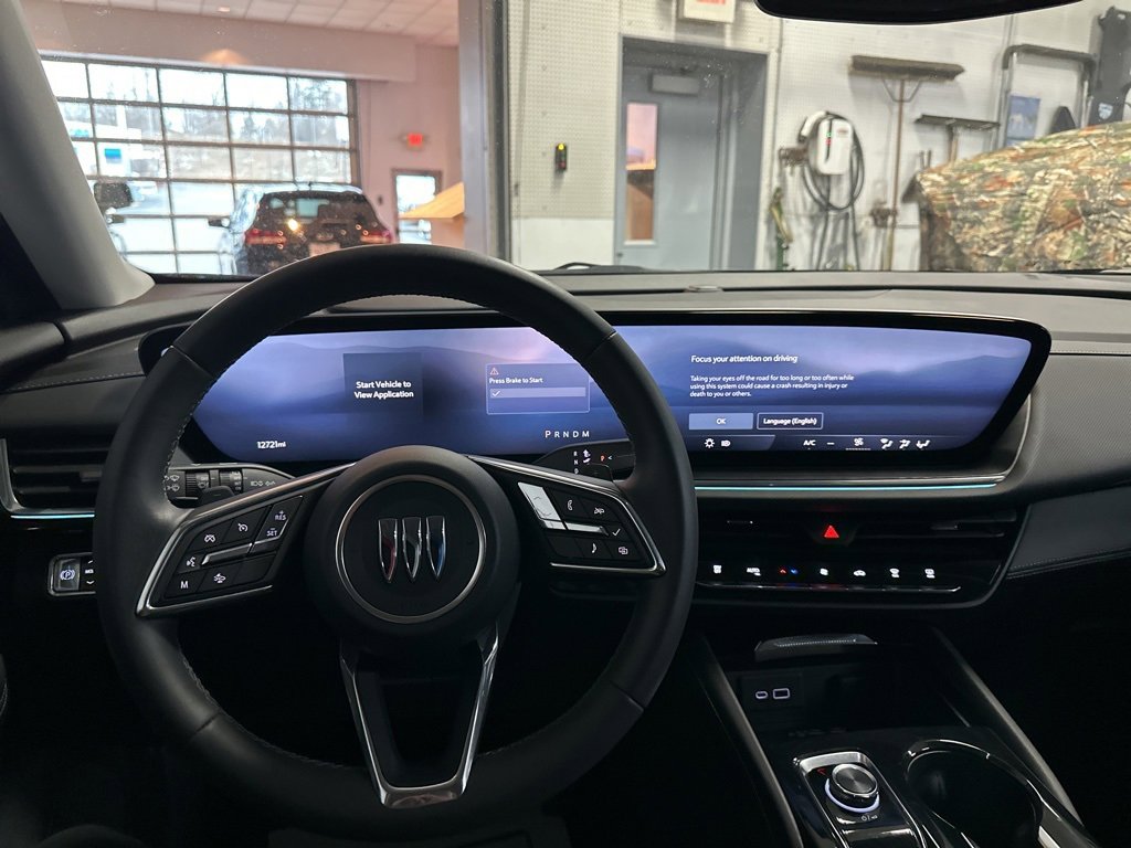Used 2025 Buick Envision Preferred image 16