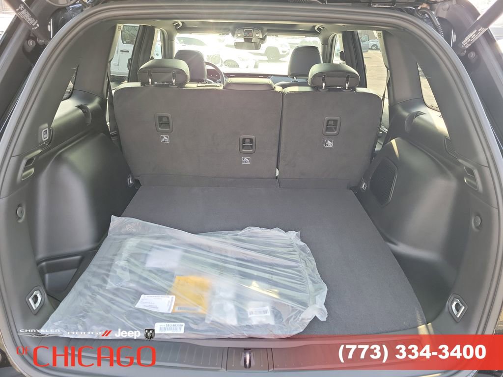 New 2026 Jeep Grand Cherokee Limited w/ Limited Altitude Package image 8