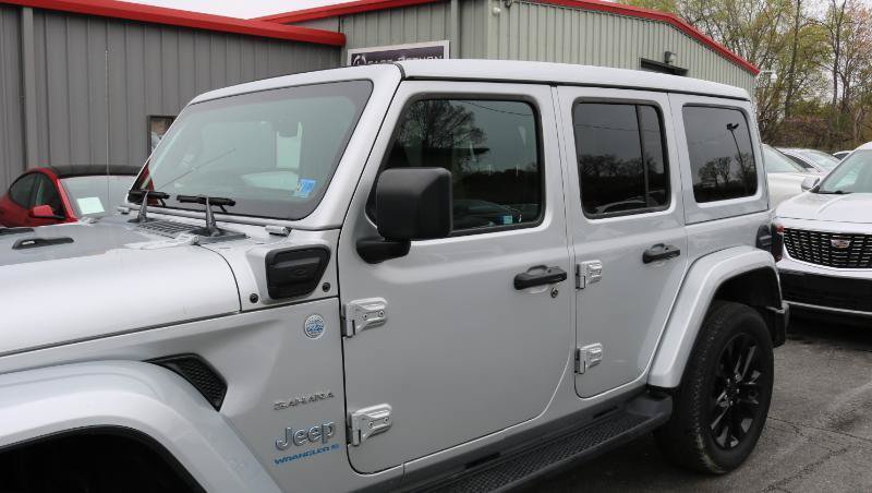 Used 2023 Jeep Wrangler Unlimited Sahara w/ Cold Weather Group AWD/4WD image 4