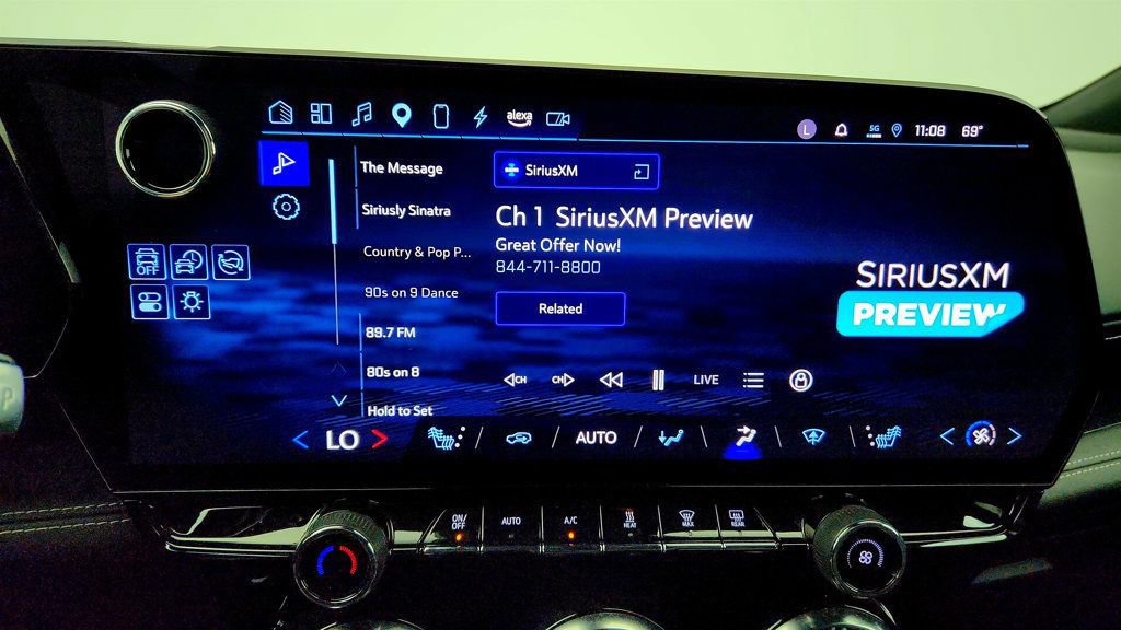 Used 2024 Chevrolet Blazer EV LT AWD/4WD image 17