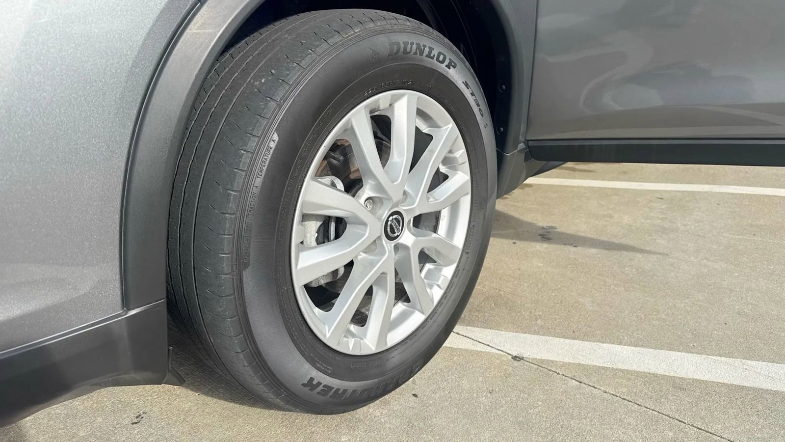 Used 2020 Nissan Rogue SV image 32