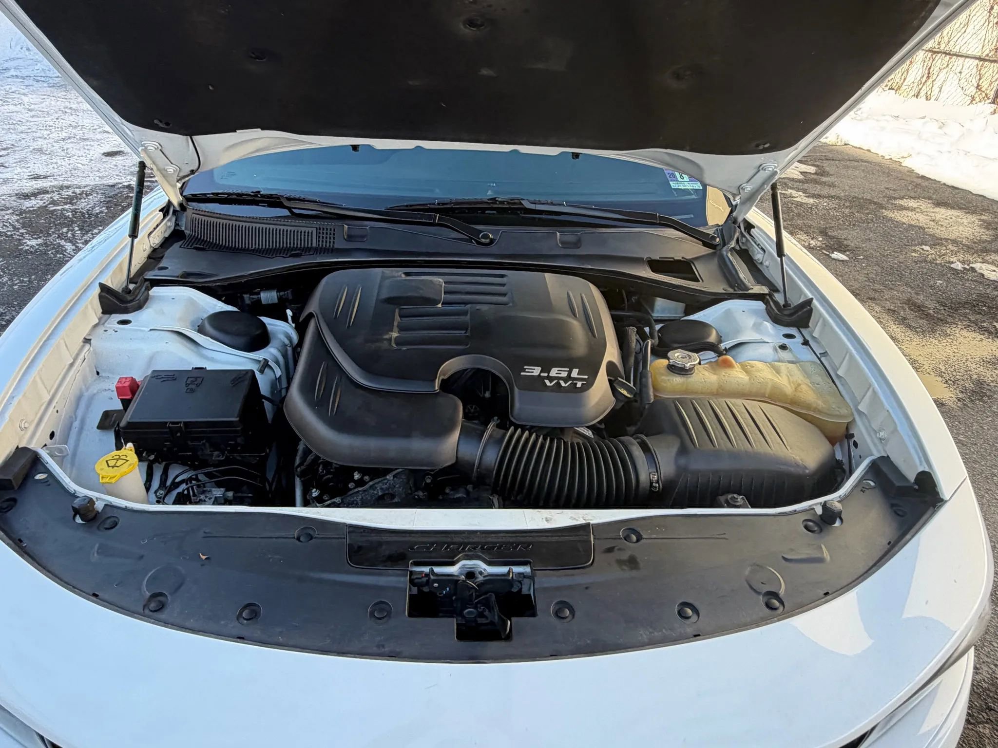 Used 2019 Dodge Charger SXT image 11