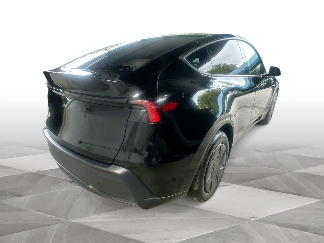 Used 2026 Tesla Model Y 2WD image 8