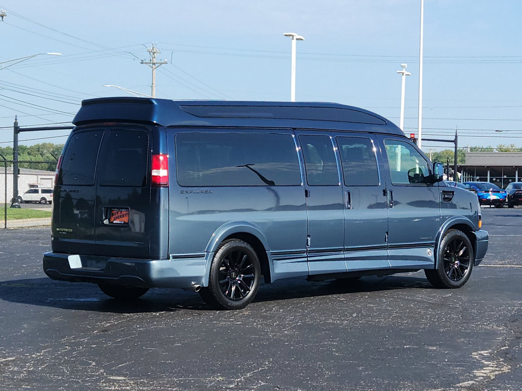 Used 2021 Chevrolet Express 2500 Extended w/ Enhanced Convenience Package RWD image 9
