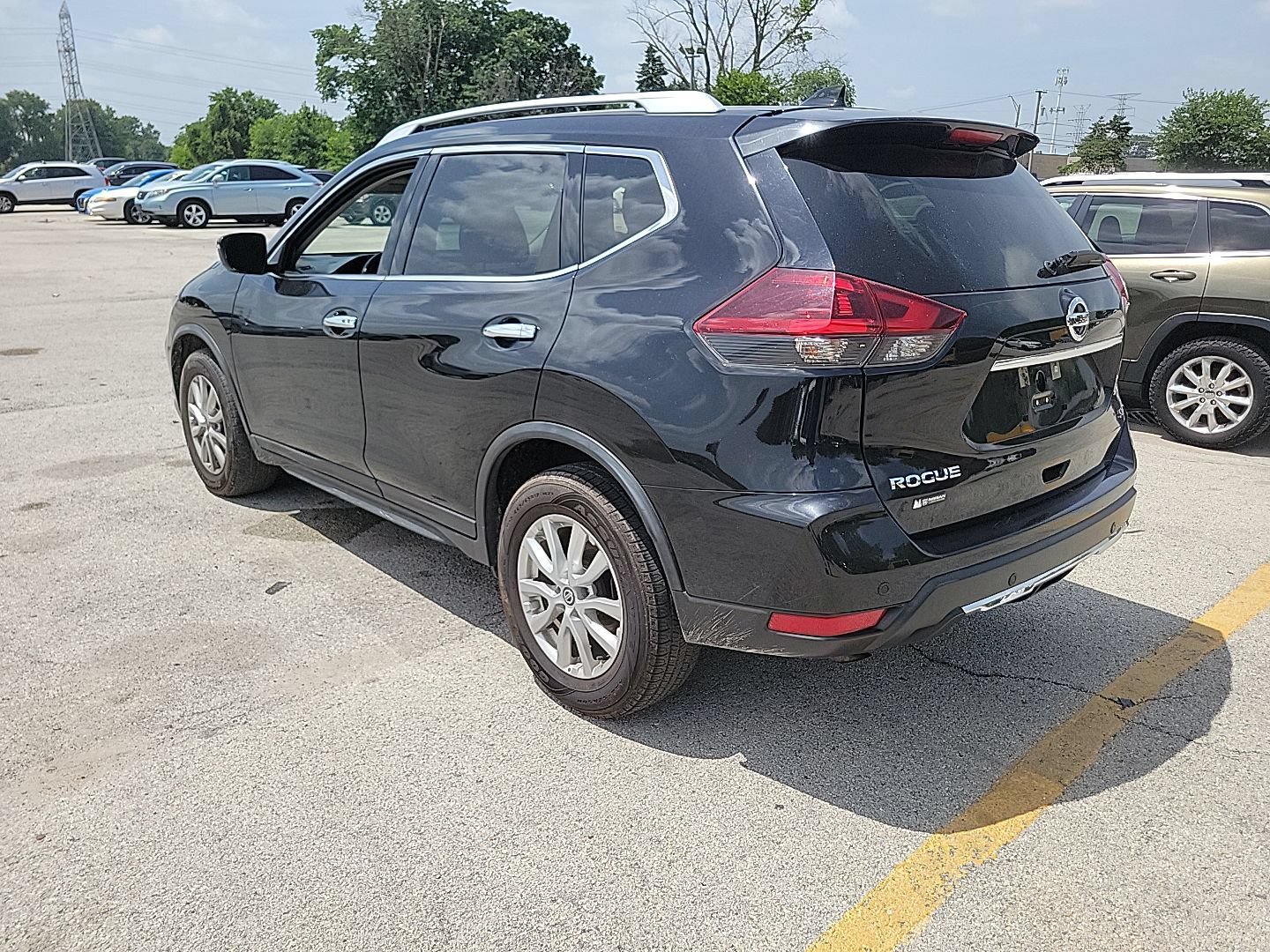 Used 2020 Nissan Rogue SV FWD video 2
