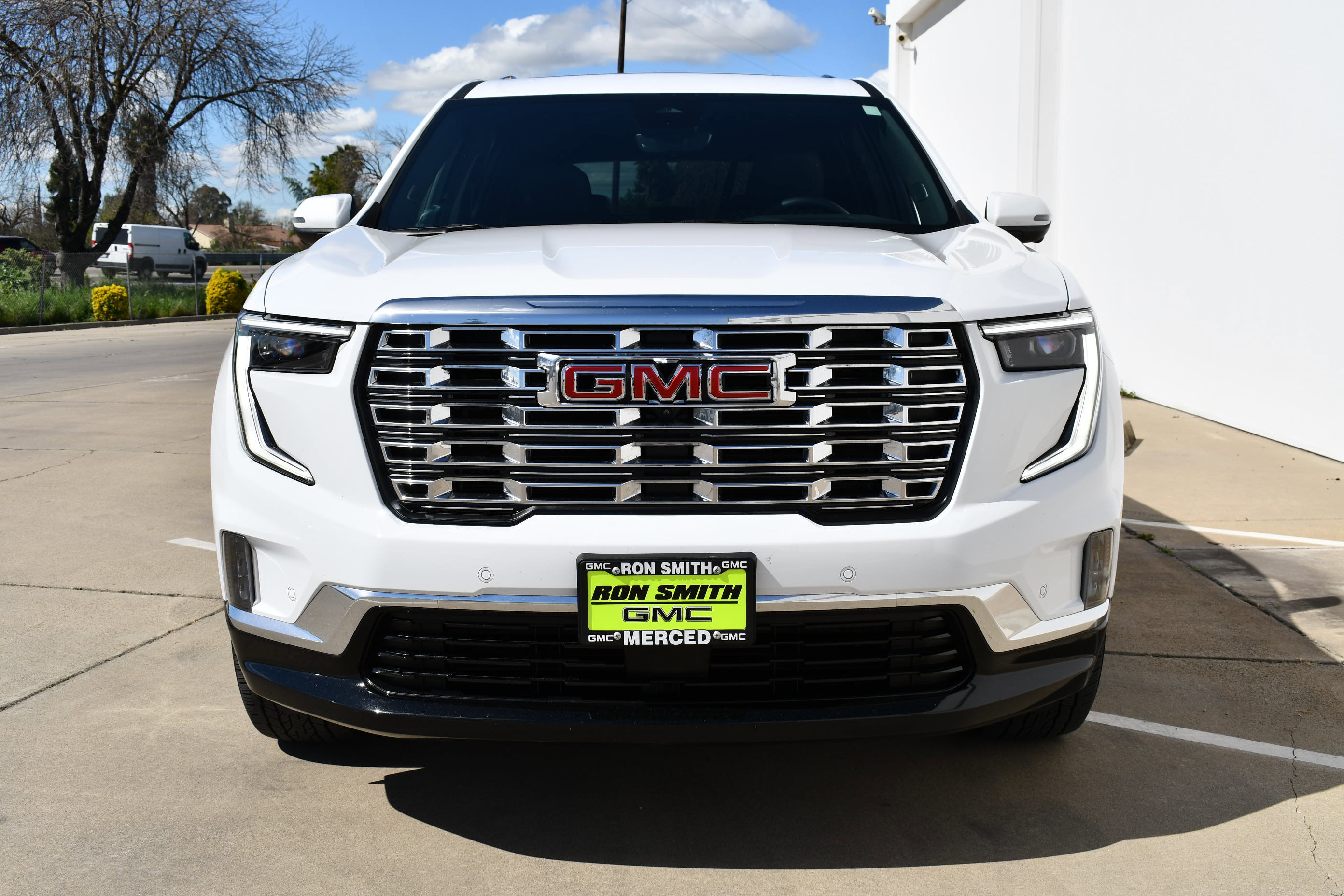 Used 2025 GMC Acadia Denali w/ Super Cruise Package image 3