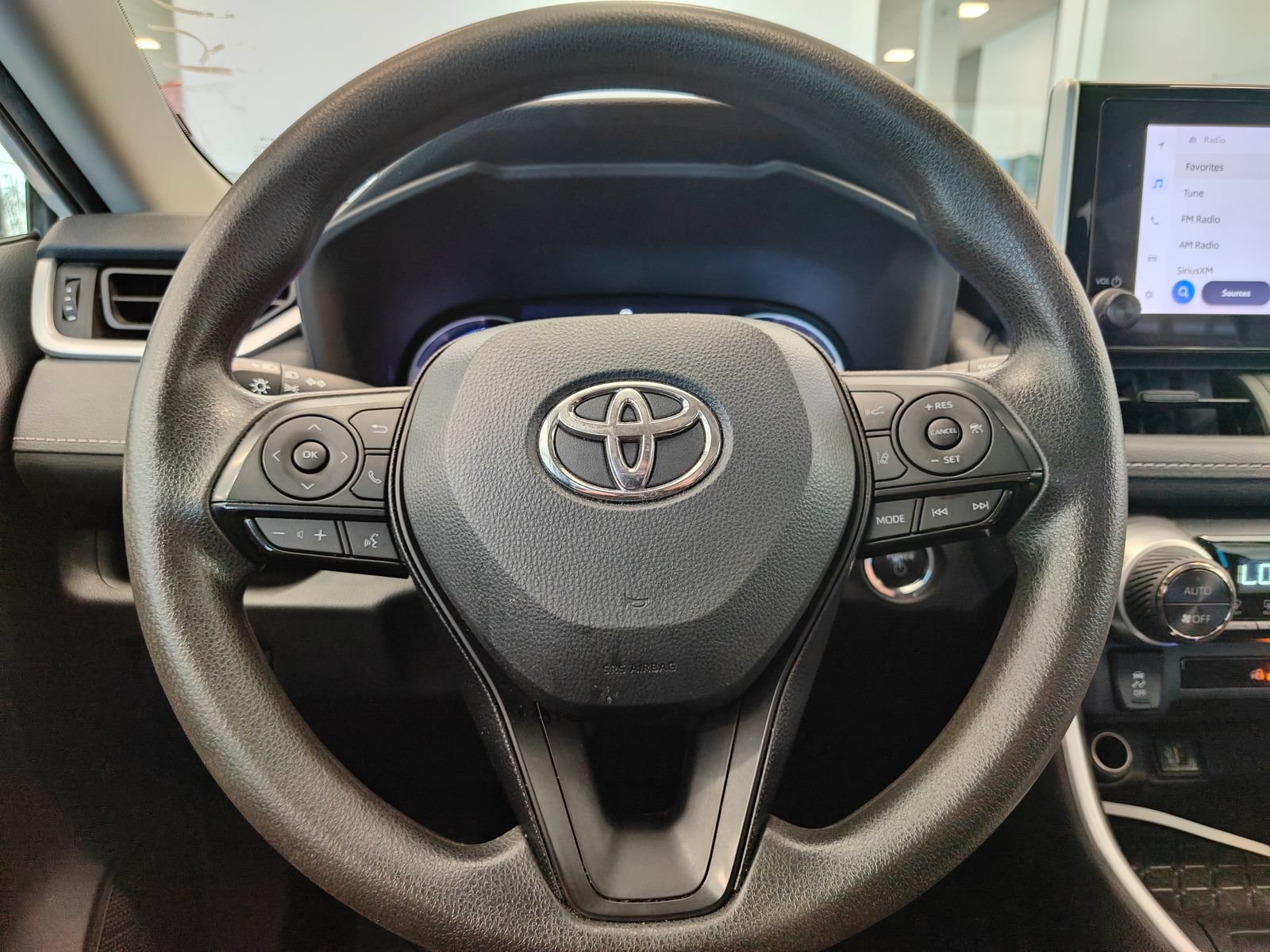 Used 2024 Toyota RAV4 XLE AWD/4WD image 13