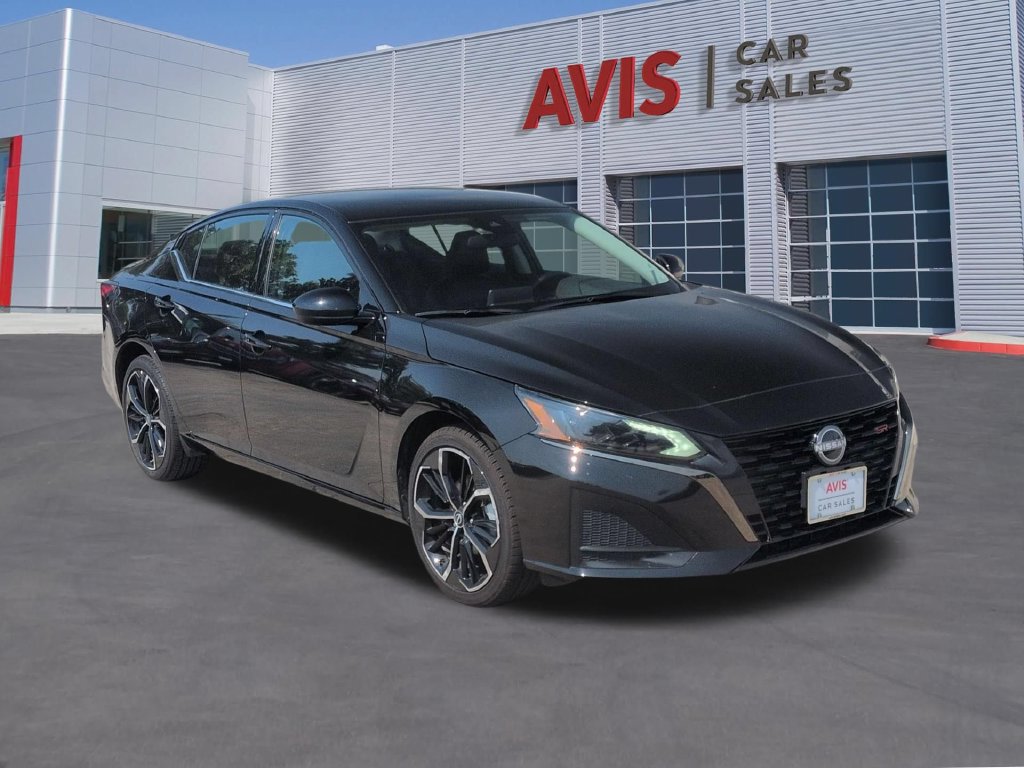 Used 2025 Nissan Altima 2.5 SR AWD/4WD image 3