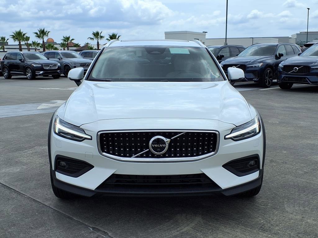 New 2025 Volvo V60 B5 Cross Country Plus w/ Protection Package Premier image 2