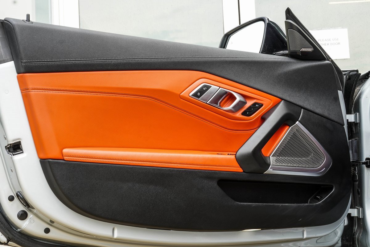 Used 2020 BMW Z4 sDrive30i w/ Executive Package image 32