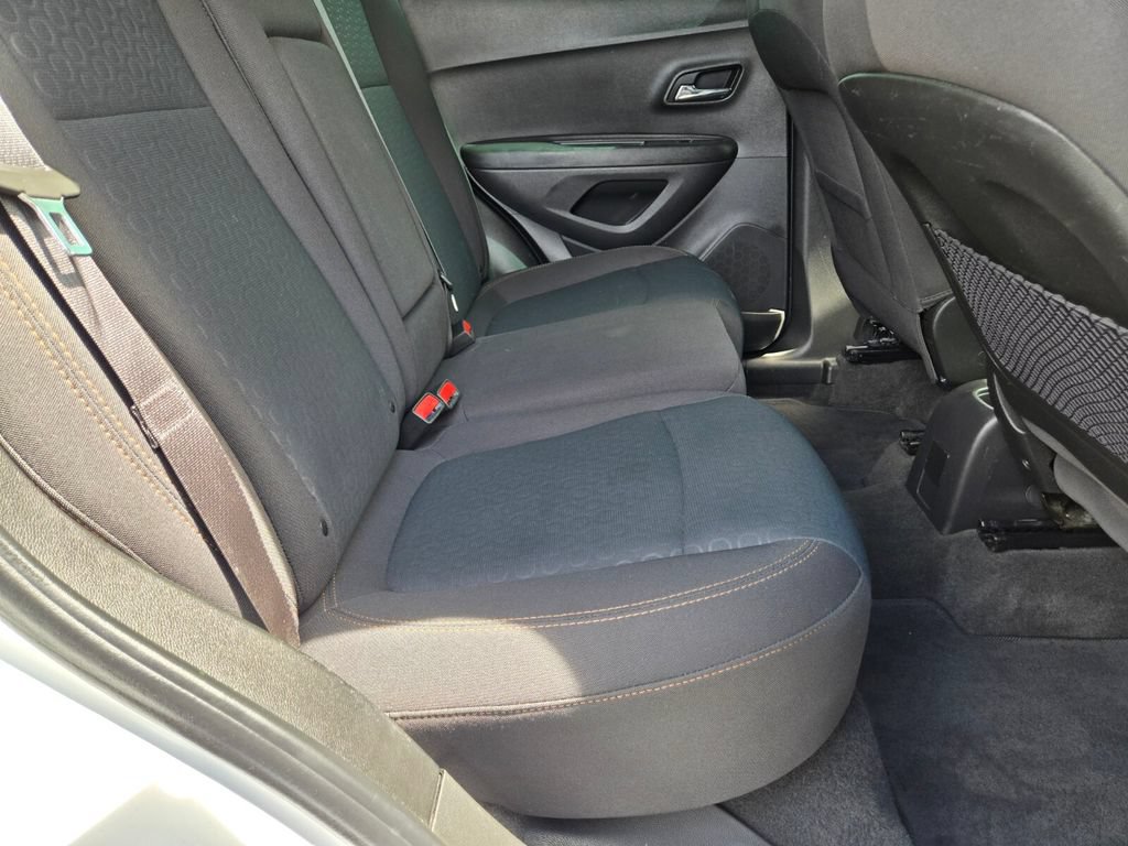 Used 2020 Chevrolet Trax LS w/ LPO, Cargo Package FWD image 14