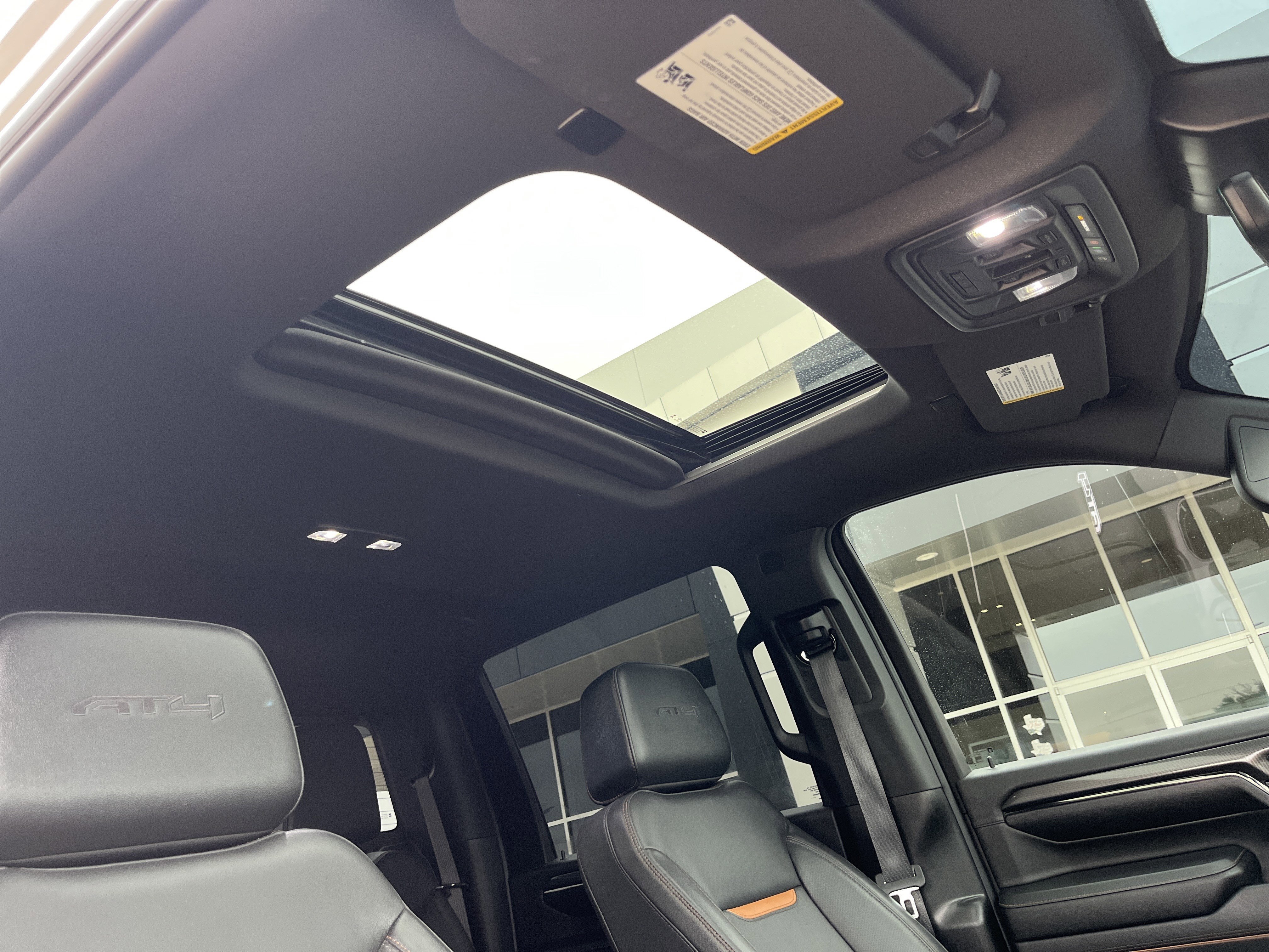 Used 2025 GMC Sierra 2500 AT4 w/ AT4 Premium Plus Package image 19