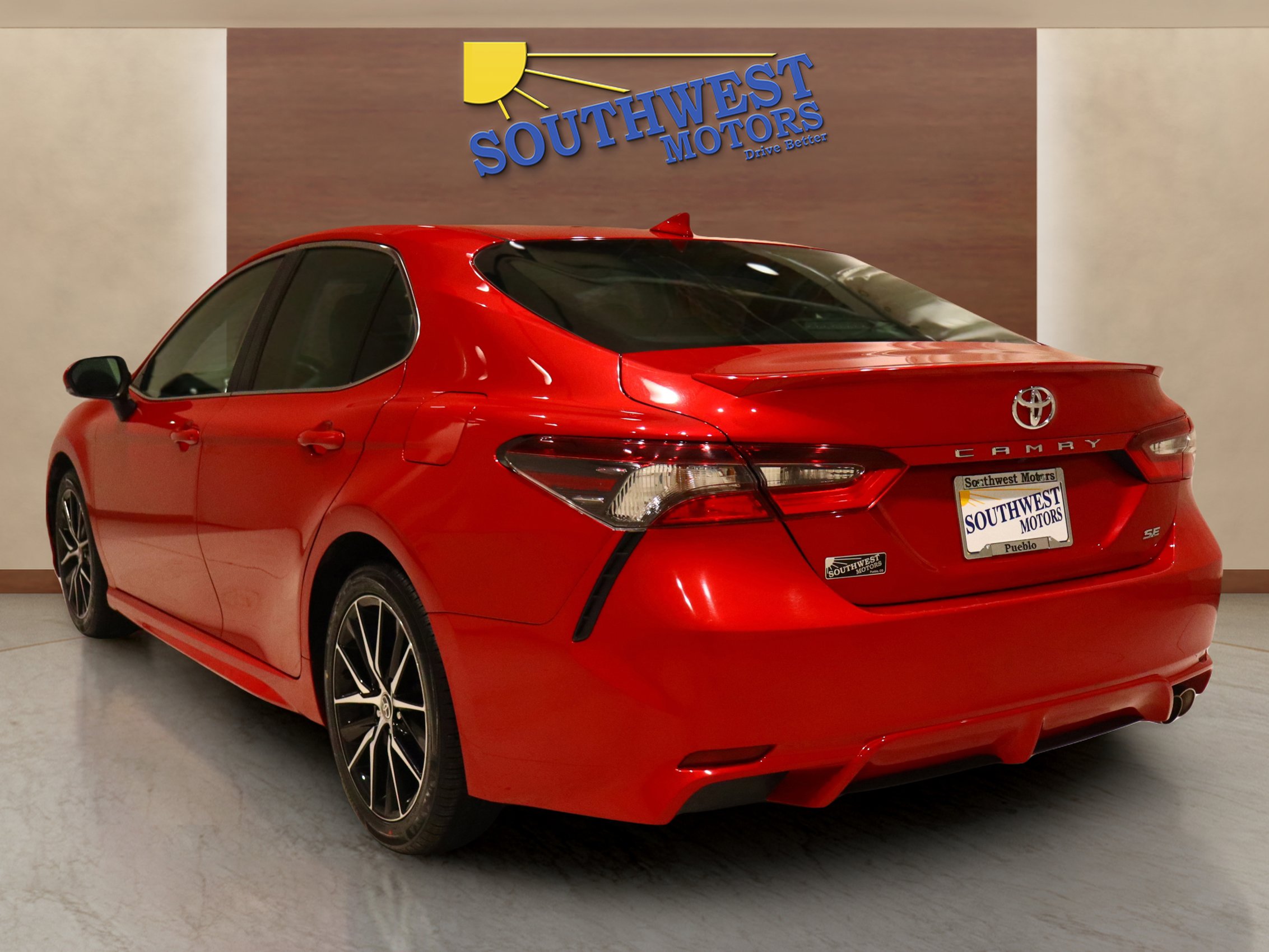 Used 2024 Toyota Camry SE image 2