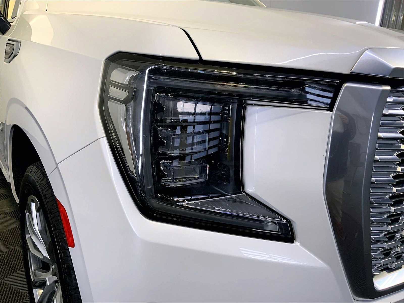 Used 2022 GMC Yukon Denali w/ Max Trailering Package image 12