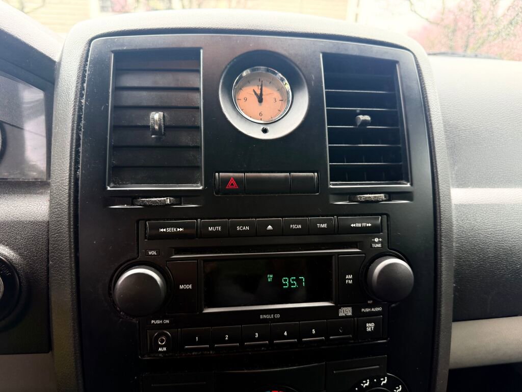 Used 2006 Chrysler 300 image 9