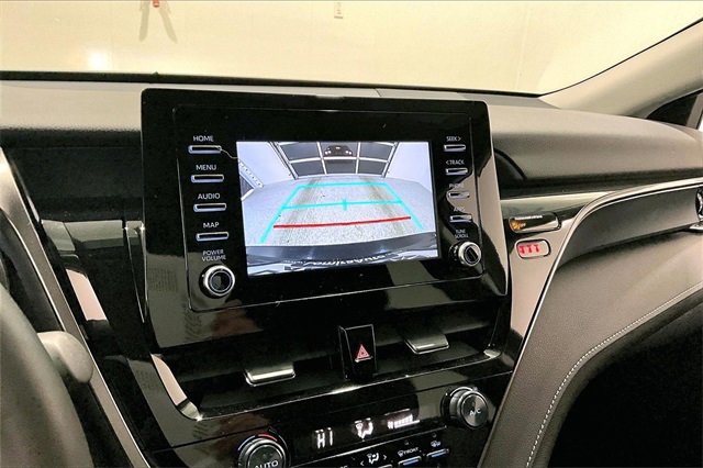 Used 2024 Toyota Camry SE image 14