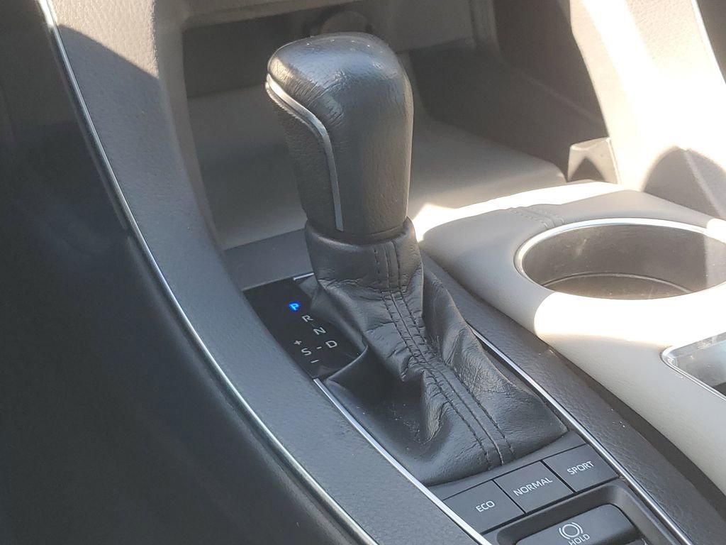 Used 2019 Toyota Avalon XLE image 36