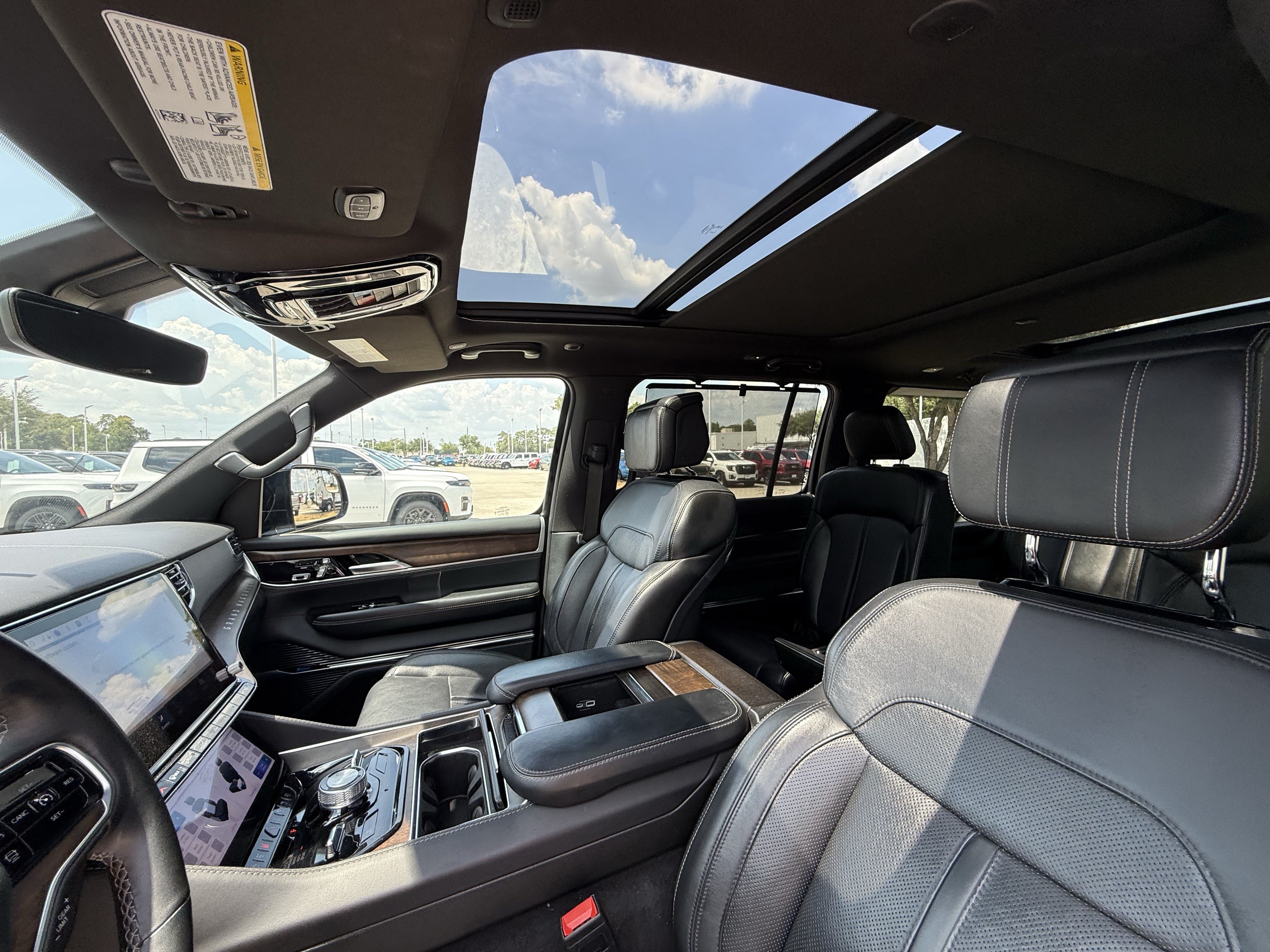 Used 2024 Jeep Grand Wagoneer L 4WD image 27