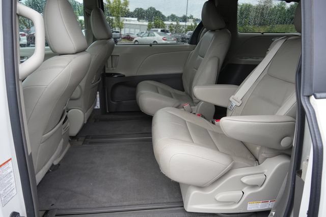 Used 2015 Toyota Sienna XLE w/ XLE Navigation Package FWD image 16