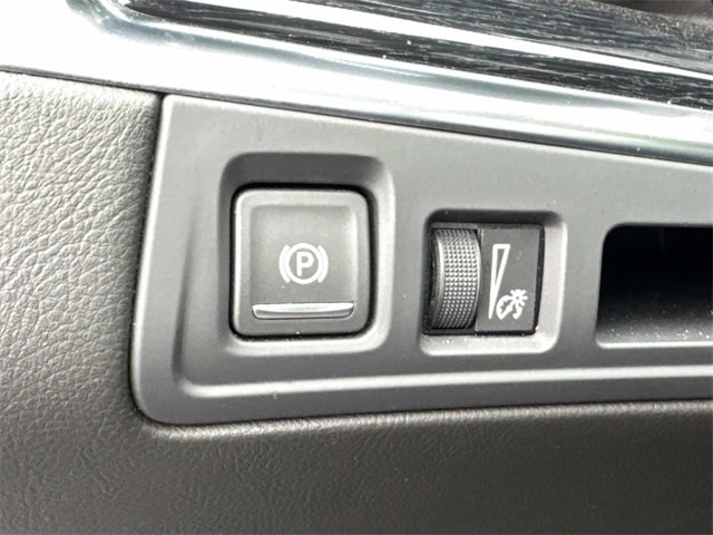 Certified 2025 Cadillac XT5 Premium Luxury image 28