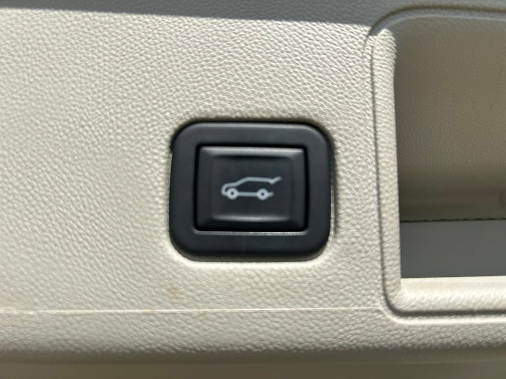 Used 2023 GMC Terrain Denali w/ LPO, Floor Liner Package AWD/4WD image 11