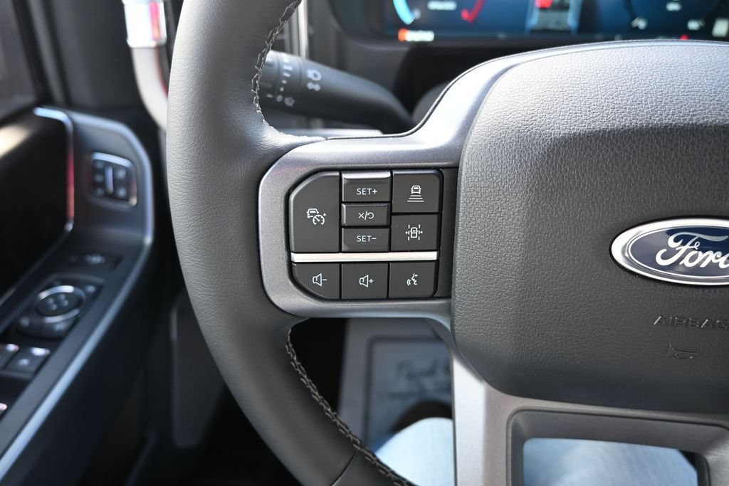 Used 2026 Ford F250 Lariat w/ Black Appearance Package AWD/4WD image 32
