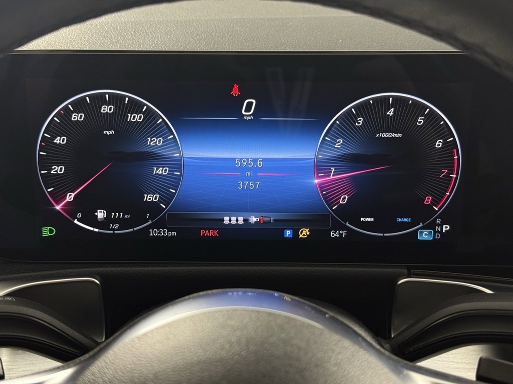 Used 2025 Mercedes-Benz GLB 250 4MATIC image 23