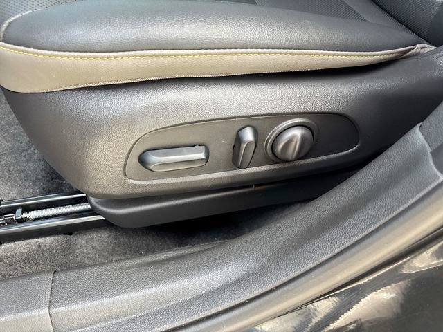 Used 2025 Chevrolet Trax ACTIV w/ Sunroof Package FWD image 12