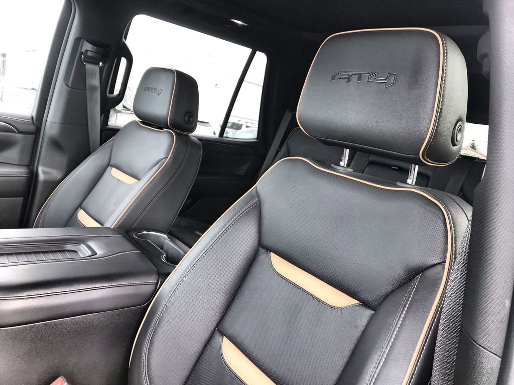 Used 2024 GMC Yukon AT4 w/ Technology Package AWD/4WD image 11