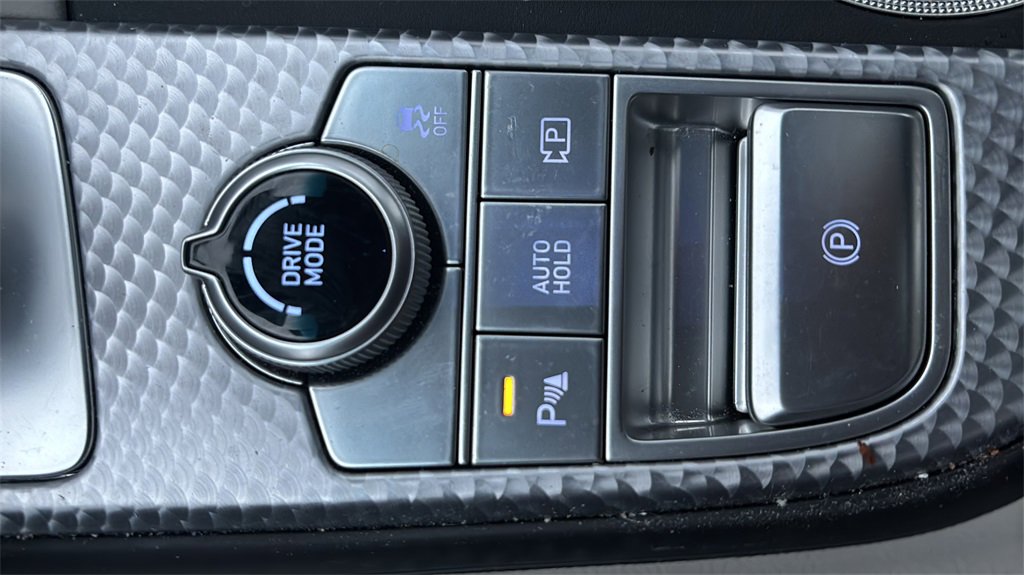 Used 2023 Genesis G70 2.0T w/ Sport Prestige Package image 31