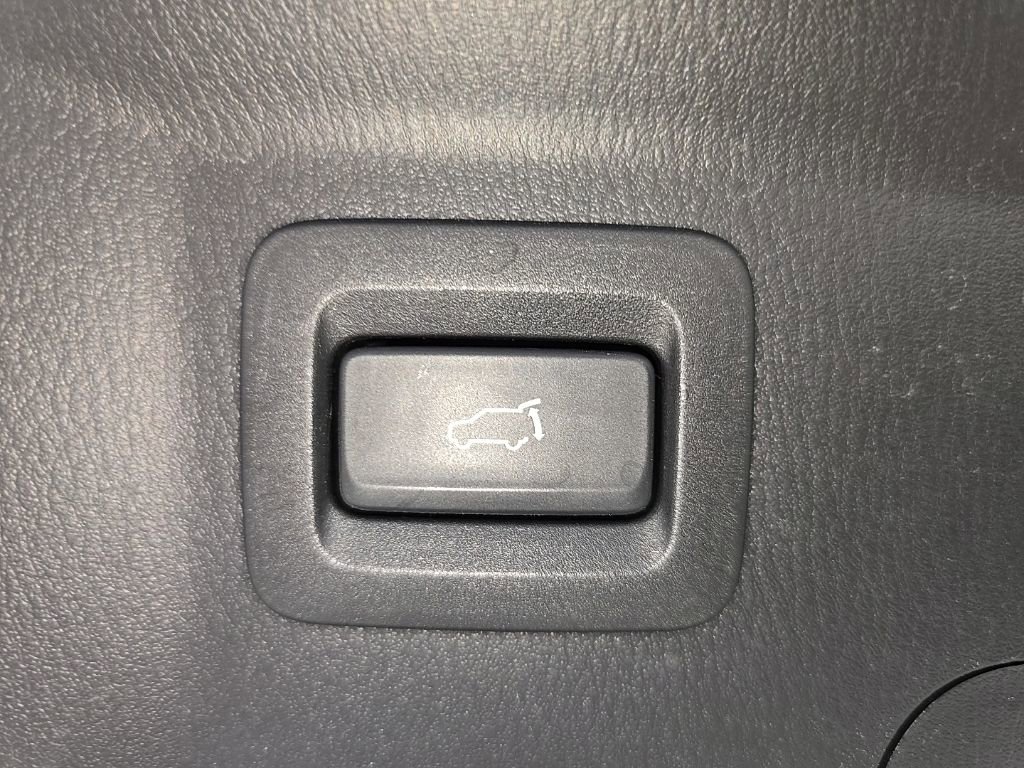 Used 2023 MAZDA CX-9 Touring image 33