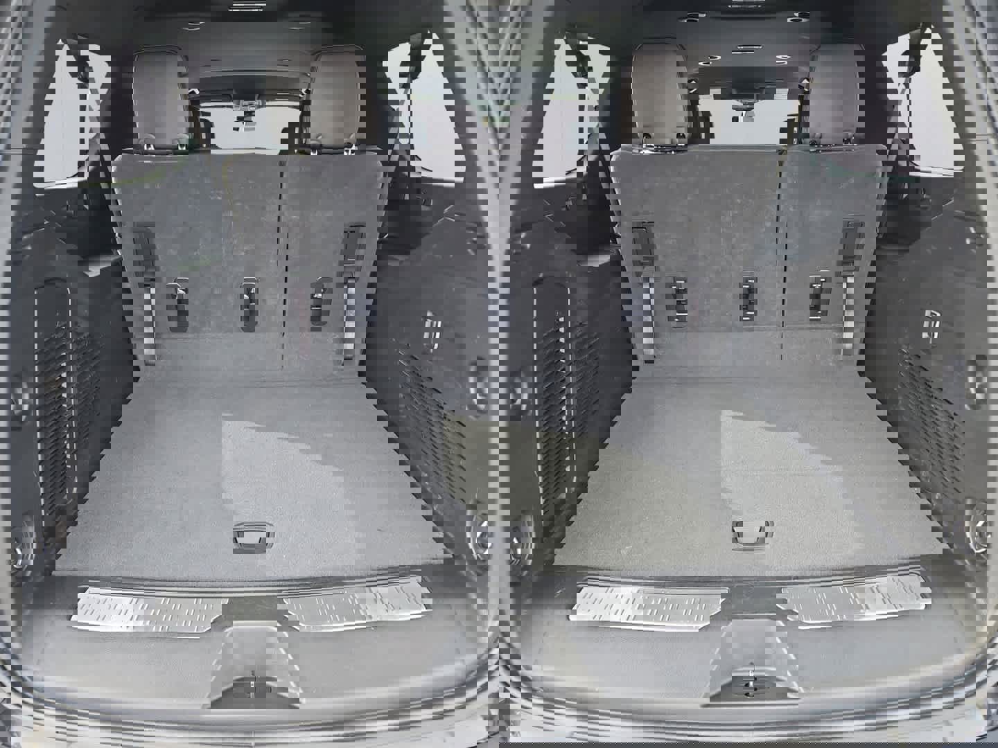 Certified 2025 Chevrolet Suburban Z71 image 38