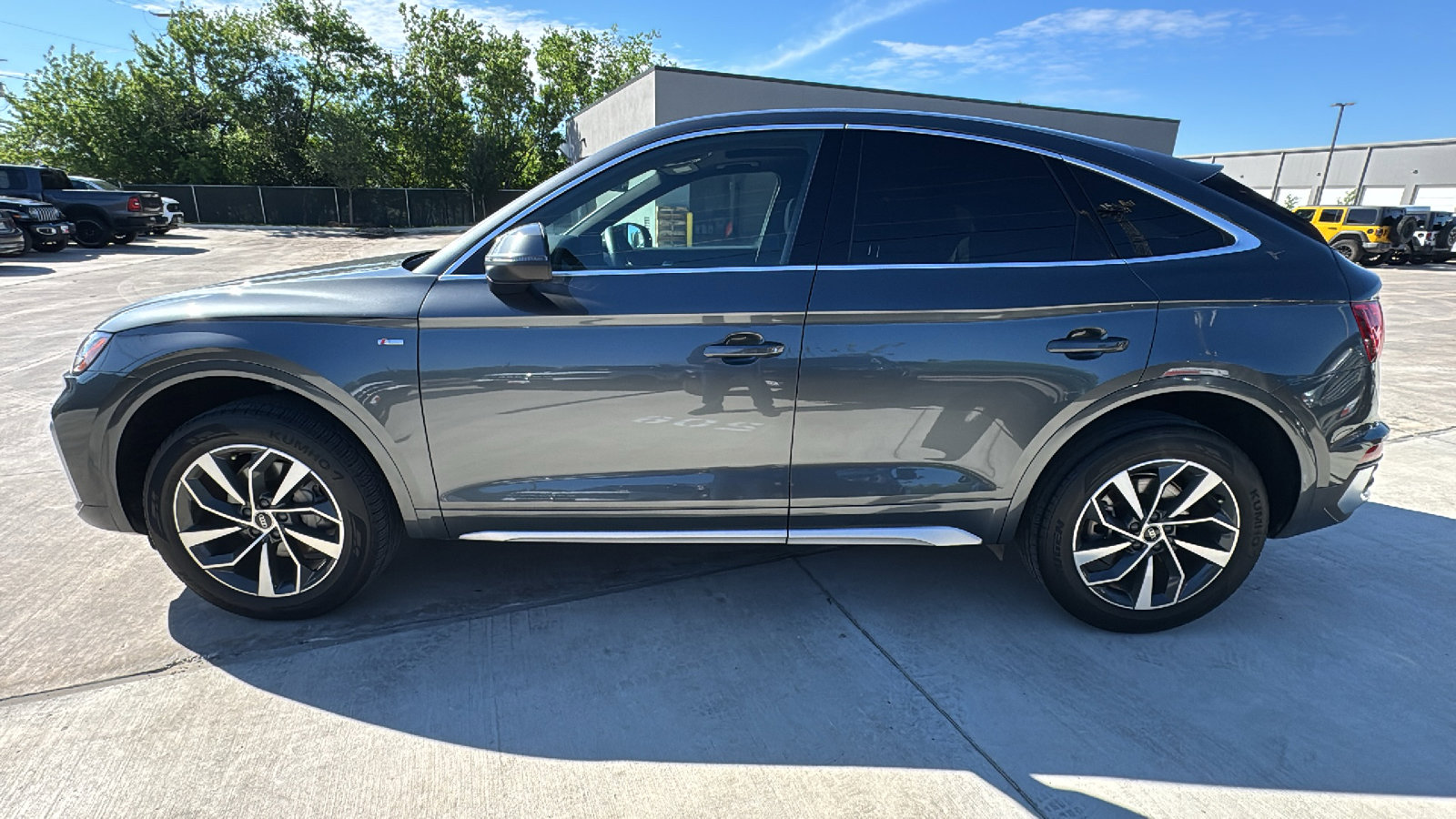 Used 2023 Audi Q5 2.0T Premium w/ Convenience Package image 8