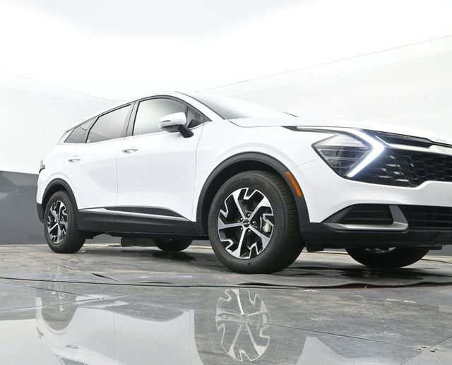 Used 2025 Kia Sportage EX image 9