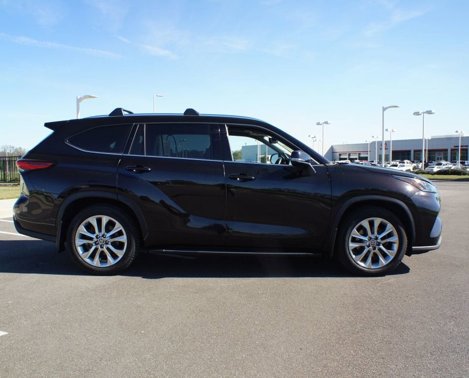 Used 2022 Toyota Highlander Limited AWD/4WD image 23