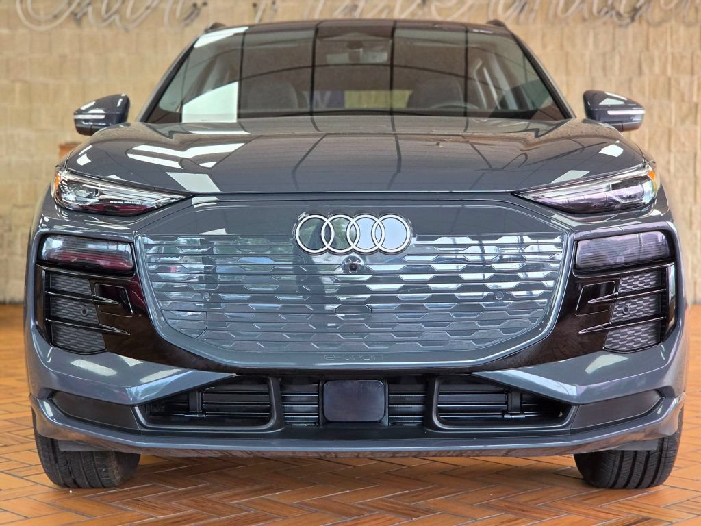 Used 2025 Audi Q6 e-tron Premium w/ Convenience Package AWD/4WD image 3